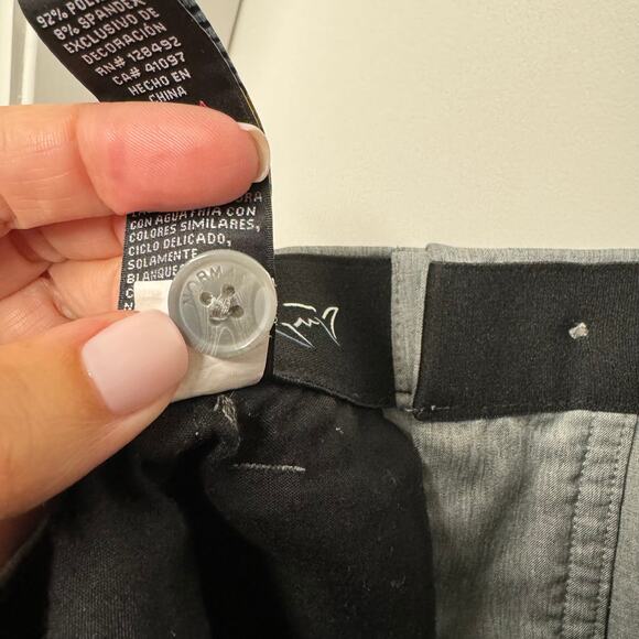 Greg Norman Mens Gray Golf Shorts Dry Fit Performance Size 36 Inseam 9" - Picture 8 of 10